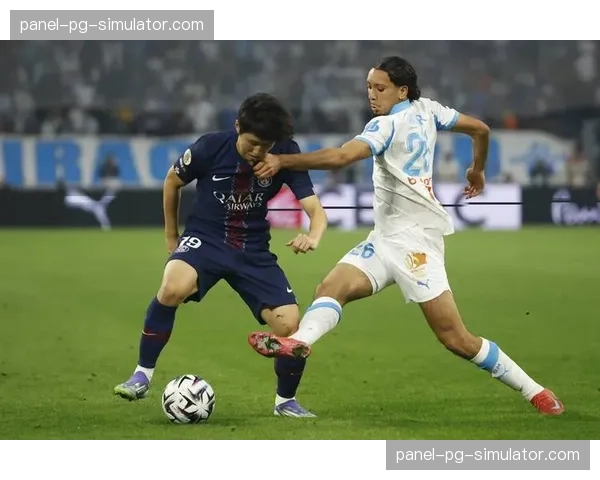 战术趋势观察：法甲中游球队更青睐“4-2-3-1”而非“4-3-3”，旨在加强中场厚度