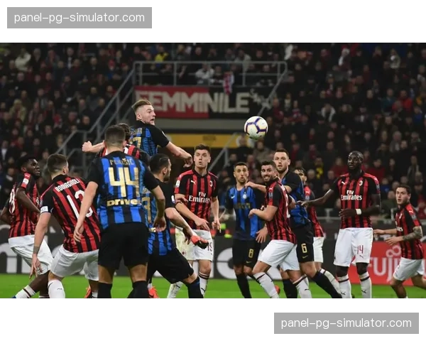 米兰德比半场:莱奥频繁内收冲击肋部,国米三中卫体系面临压力 米兰德比半场:莱奥频繁内收冲击肋部,国米三中卫体系面临压力